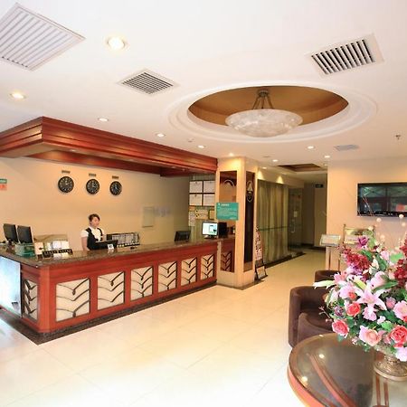 Greentree Inn Shanghai Dongming Road Subway Station Express Hotel Exteriör bild