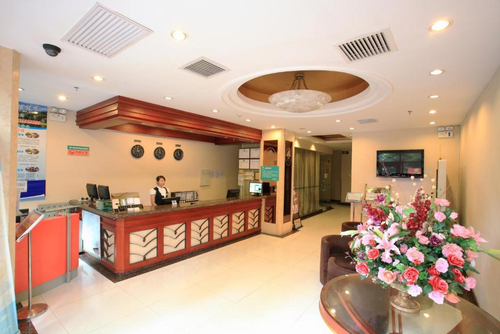 Greentree Inn Shanghai Dongming Road Subway Station Express Hotel Exteriör bild