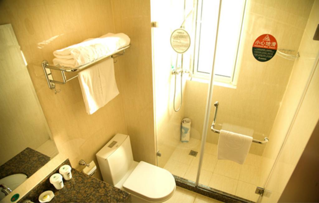 Greentree Inn Shanghai Dongming Road Subway Station Express Hotel Exteriör bild