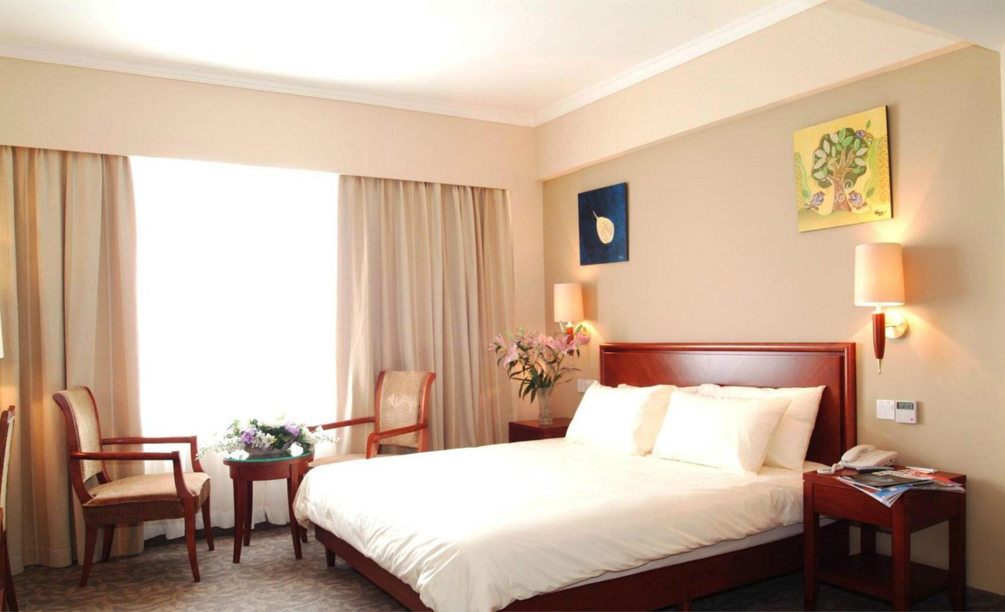 Greentree Inn Shanghai Dongming Road Subway Station Express Hotel Exteriör bild