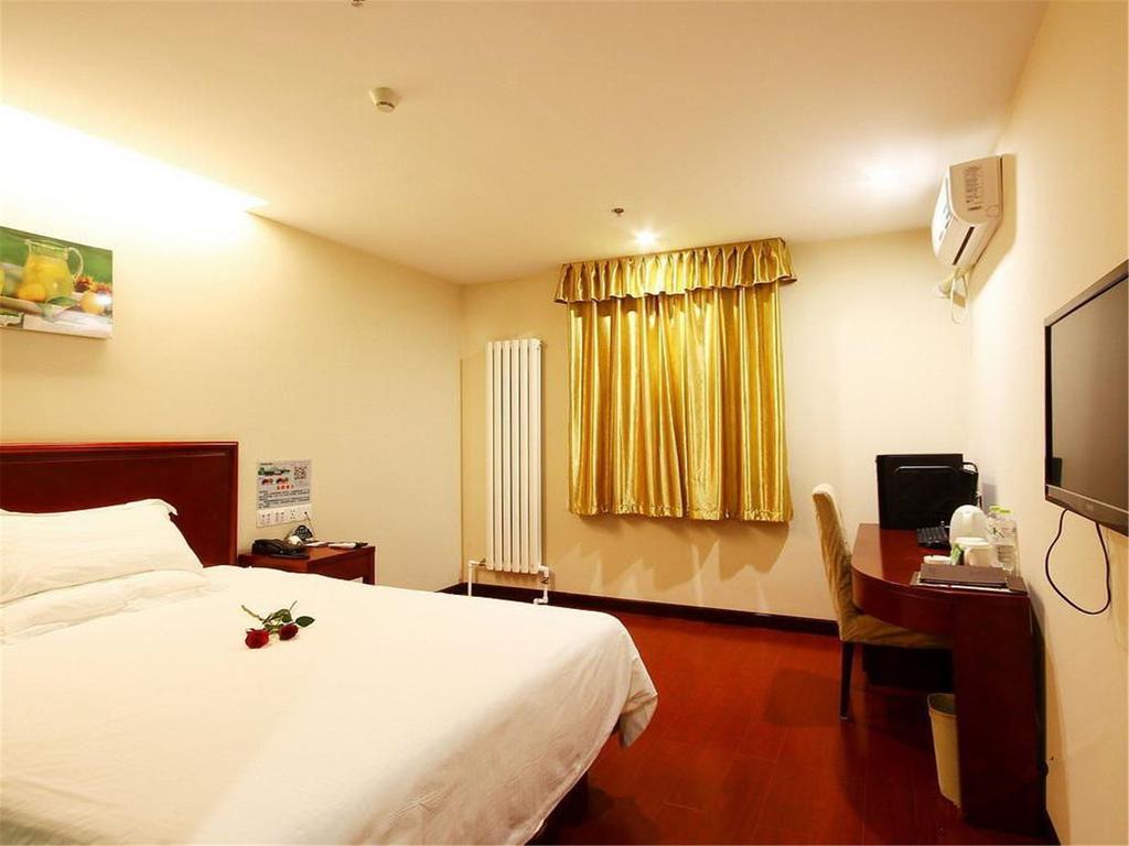 Greentree Inn Shanghai Dongming Road Subway Station Express Hotel Exteriör bild
