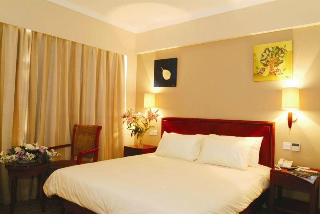 Greentree Inn Shanghai Dongming Road Subway Station Express Hotel Exteriör bild