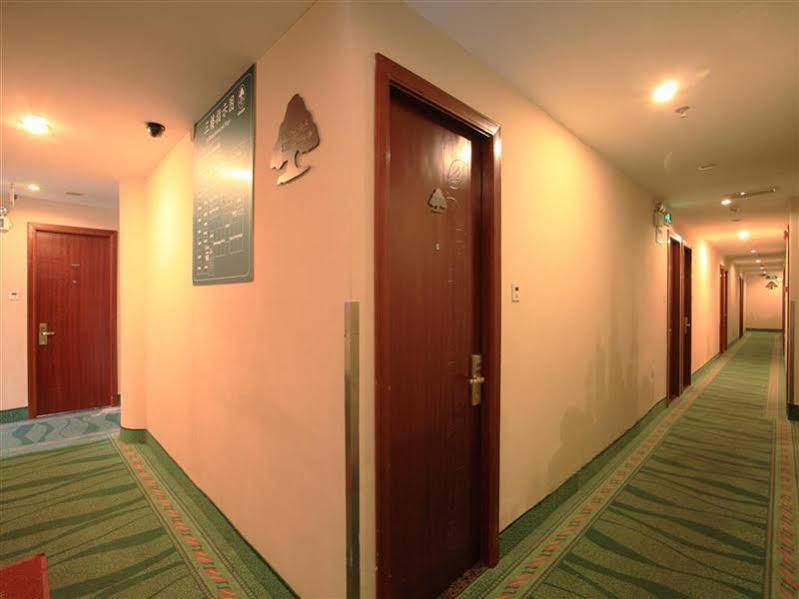 Greentree Inn Shanghai Dongming Road Subway Station Express Hotel Exteriör bild
